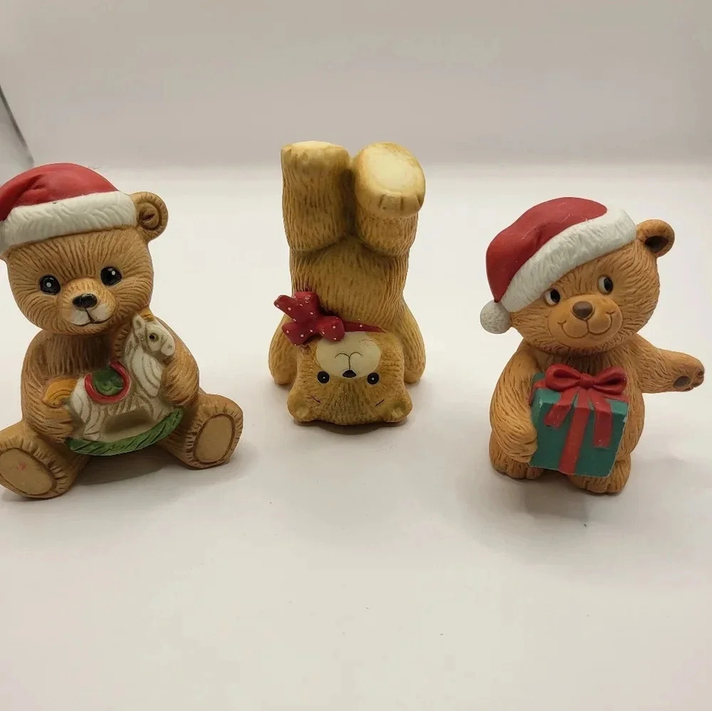 Christmas Ceramic Bears Santa Hat Figurines Lot Of Three 3 Inch